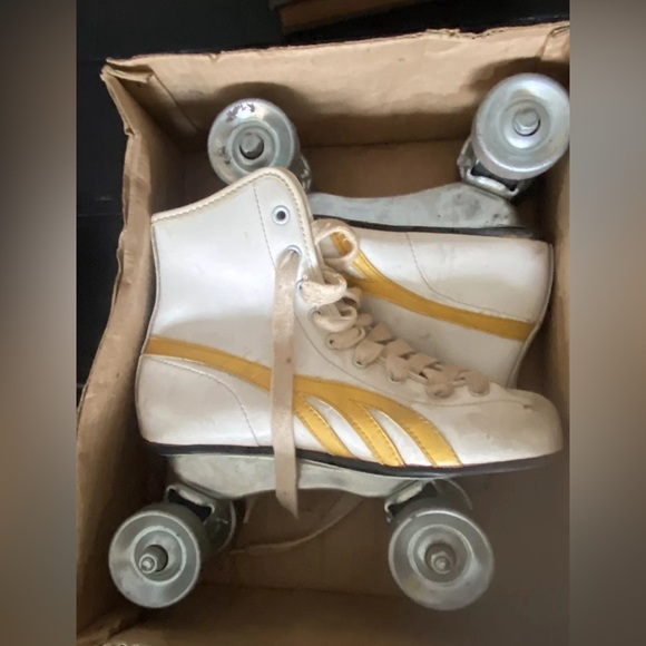 VTG Kid’s  White & Yellow Roller Skates In Original Box Size 2 Item#171 - Picture 1 of 3